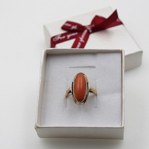 ZŁOTY PIERŚCIONEK Z KORALEM...