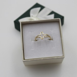 Pierścionek Krzyżyk 585...