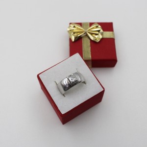 Srebrny pierścionek z...