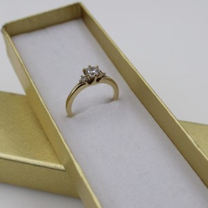 Złoty Pierścionek CYRKONIE...