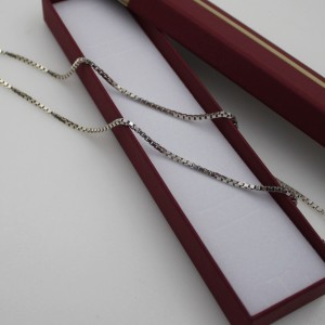 Srebrny łańcuszek kostka...