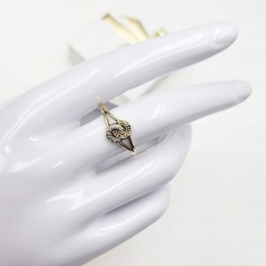 ZŁOTY PIERŚCIONEK ÓSEMKA...