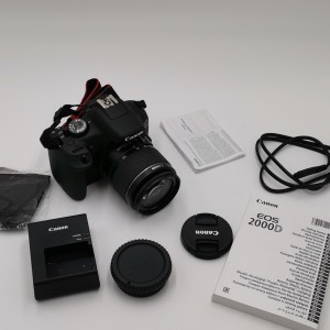 APARAT CANON EOS 2000D
