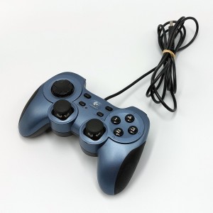 Pad przewodowy Logitech...