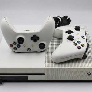 Konsola Xbox One S 500 GB...