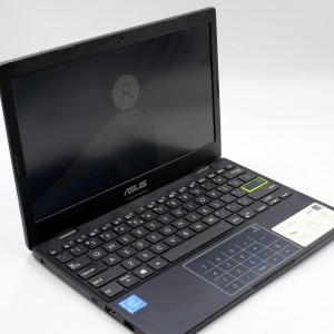Laptop Asus VivoBook E210M...