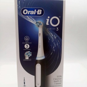 Szczoteczka Oral B IO series 3