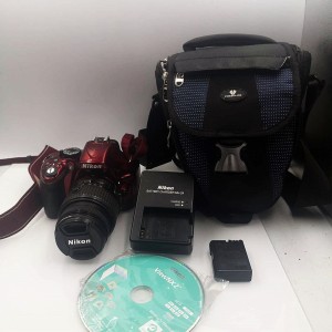 Lustrzanka NIKON D5200...