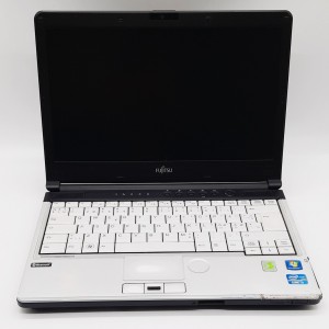 Laptop Fujitsu S761...
